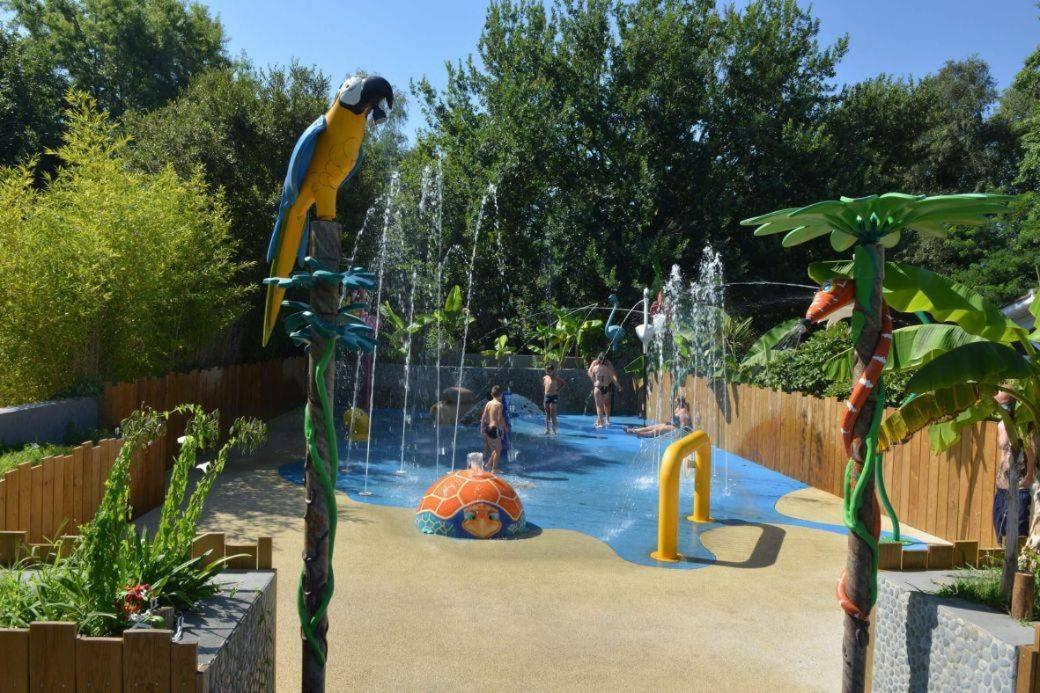 Kampaoh Mezos Hotel Екстериор снимка